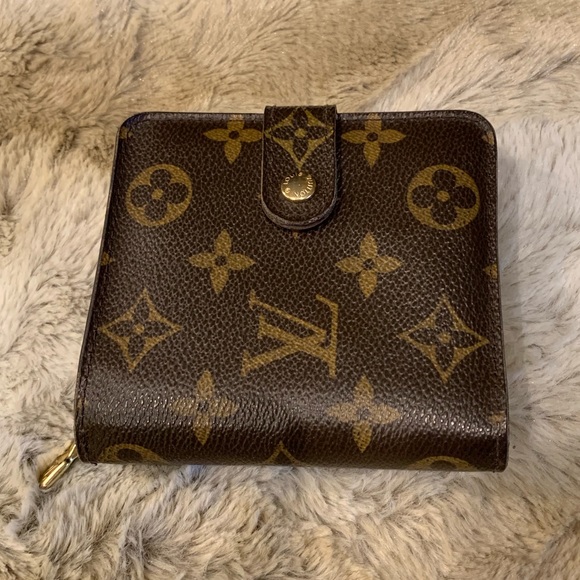 lv zipper wallet